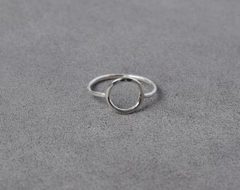 Delicate Silver Circle Ring, Minimal Silver Ring, Hammered Silver Rings, Simple Ring, Everyday Ring/Silver Ring,Modern/Silver Ring/Wire Ring