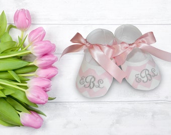 Newborn girl shoes | Etsy