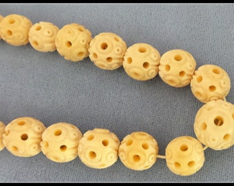 Vintage Carved Necklace