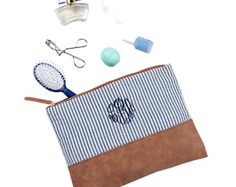 Makeup Bags, Navy Seersucker, Monogrammed Makeup Bag, Personalized Cosmetic Bag, Cosmetic Pouches, Bridesmaids Gifts, Shower Gifts, Weddings