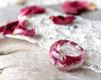 eco resin ring-REAL FLOWER RING- Resin jewelry-rose petals-nature inspired engagement ring-botanical handmade jewelry-Eco Friendly