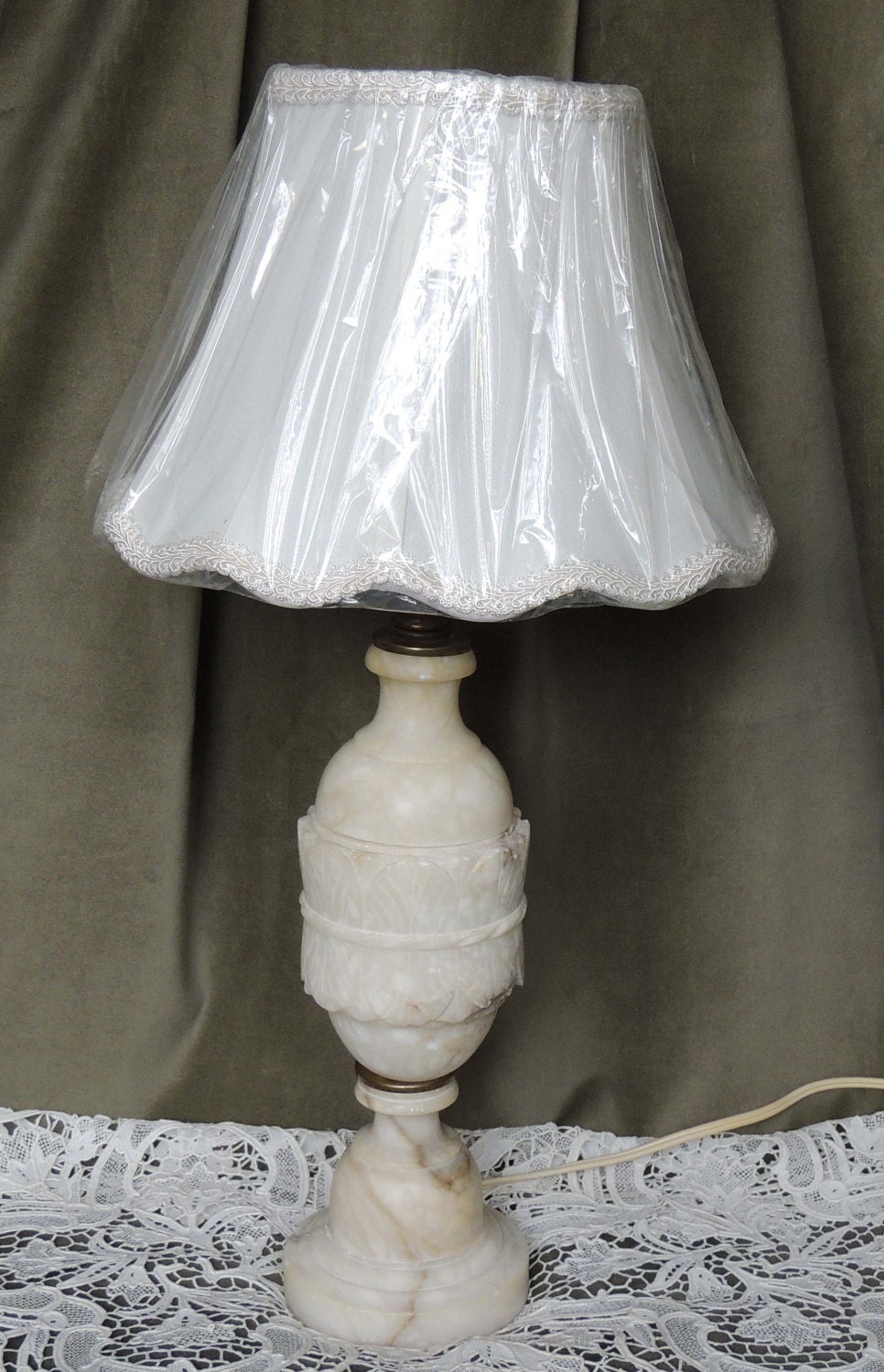 Vintage Italian Alabaster Lamp / Alabaster Table Lamp / Table
