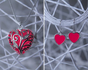 SET Hearts Jewelry - Love - Glowing Jewelry - Boho Chic - Gift for Women - Glow in the Dark - Modern Jewelry - Bohemian Chic - Trendy Set