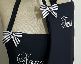 Mother and Daughter Aprons - Sisters Aprons - Friends Aprons - Navy Aprons with White embroidery - Bow Aprons .Hostess gift idea .
