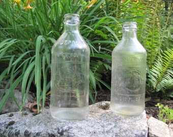 Vintage Pepsi soda bottles, 10 ounces, lot of 2