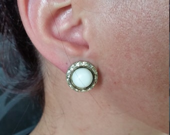 Beautiful Vintage Screw Back Earrings
