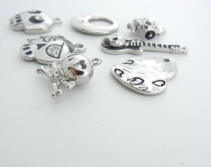 Set of Skull Themed Charms Silver-tone