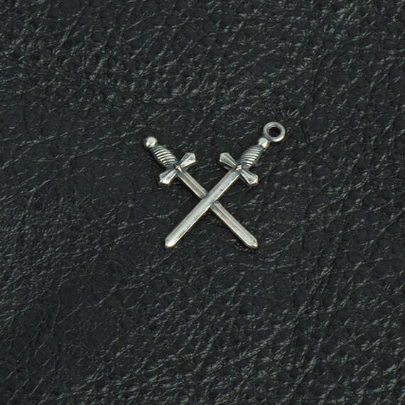 Crossed Sword charms silver finish Pack of 6 15265AN