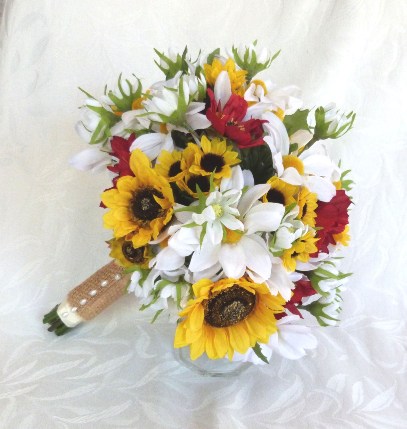 White daisy and sunflower bridal and bridesmaid bouquets 2