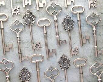 The Bennett Collection - Skeleton Key Assortment in Antique SILVER - Set of 30 Keys - 3 STYLES