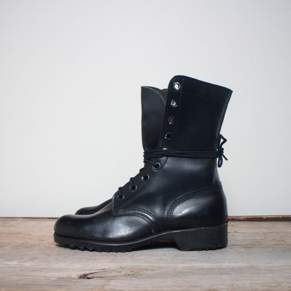 8 R NOS 1970's Black Combat Boots Standard Issue