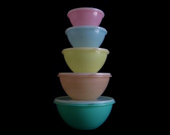 Pastel Tupperware Nesting Bowl or Bowls Wonderlier (as-is, lots of wear)