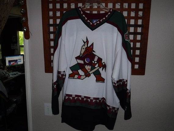 phoenix coyotes throwback jersey
