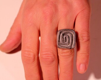 Vintage 70s Ring Silver Plate Ring Abstract Ring French Jewelry Ring Size 6.75 US