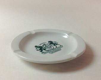 Hotel Grand Bretagne Athenes, Athens, Greece, Ionia Hellas, Vintage Hotel Grand Bretagne Ashtray, White and Green