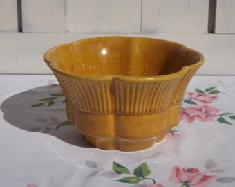Vintage Haeger Planter/Gold Scalloped Edge Pottery/Haeger USA 156/Indoor Gardening/Home Decor