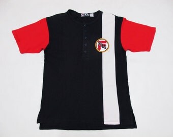 FILA Vintage 90s Patch Logo Hip Hop Rap Beastie Boys Navy Blue White Red Distressed T Shirt Small S