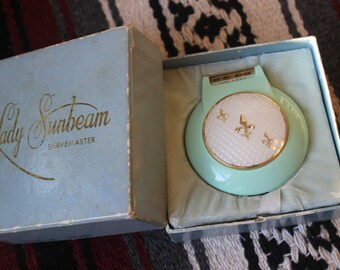 1950s Lady Sunbeam Shavemaster in Turquoise / Vintage Electric Razor