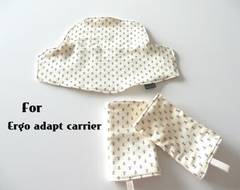 Ergo Adapt carrier bib/cover and a pair of drool pads set-anchor in white