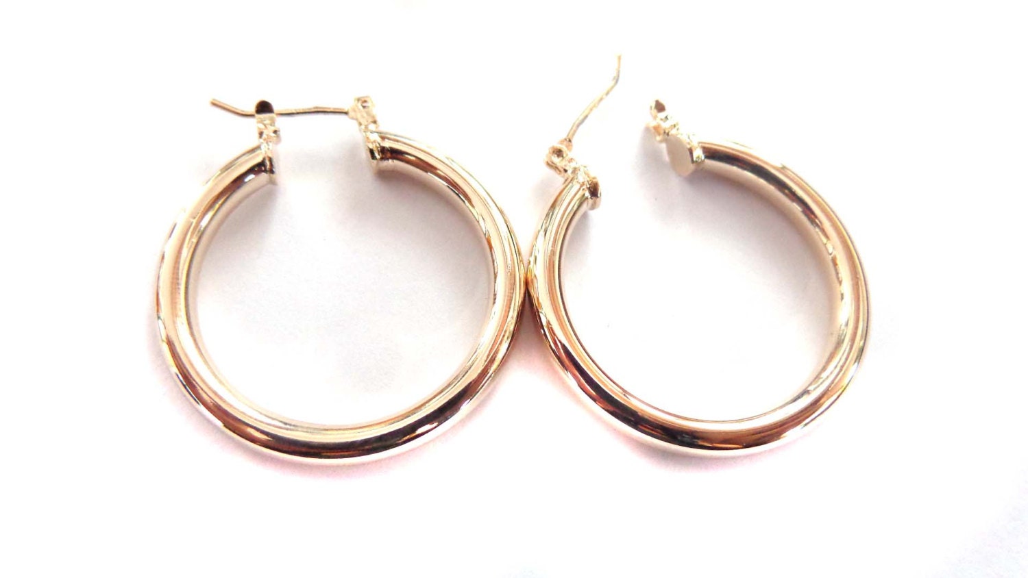 thick round hoop earrings