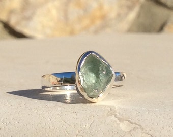 US 8.5, Raw Aquamarine Ring, Aquamarine Silver Ring, Rough Natural Gemstone Ring, Aquamarine Ring, Natural Aquamarine Gemstone Silver Ring