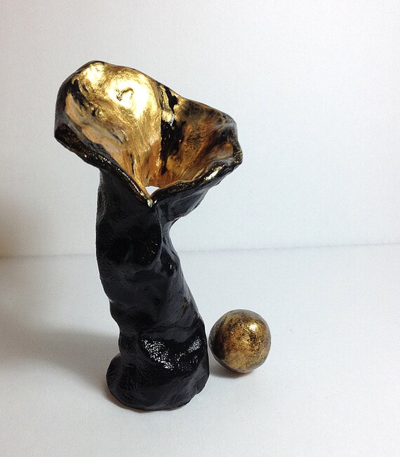 Original abstract sculpture, clay sculpture, abstract figuarative sculpture.