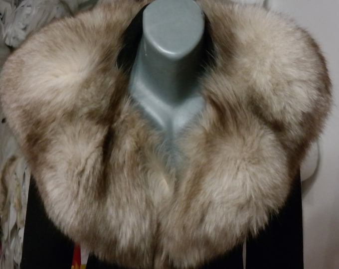 fox fur scarf, vintage real fur wrap, genuine vintage fox scarf,over shoulders fur scarf, soft and warm fur scarf,soft and fashionable fur