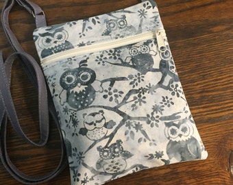 Batik owl purse: small purse with adjustable crossbody strap, grey with ivory zipper