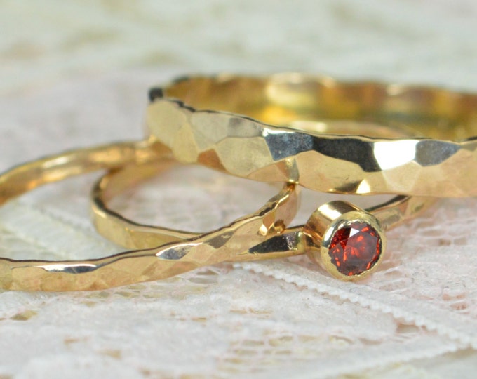 Garnet Engagement Ring, 14k Gold, Garnet Wedding Ring Set, Rustic Wedding Ring Set, Natural Garnet Ring, Solid 14k Garnet Ring
