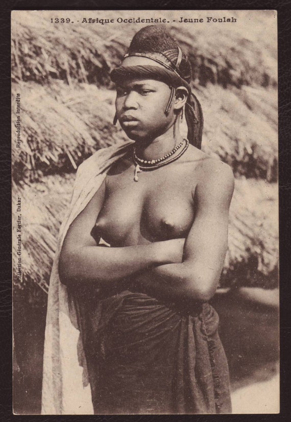 Afrikaner Taetowierte Bruenette Onanieren