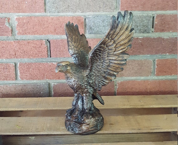 resin eagle figurines