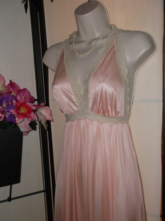Vintage Olga peignoir nightgown pink size Small 1970s Style
