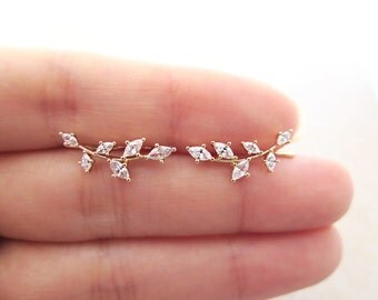 Ear Climber/Leaf ear crawler/Leaf climber/Ear crawler/Delicate leaf earring/CZ leaf crawler/Earrings/CZ Leaf climber/CZ ear crawler