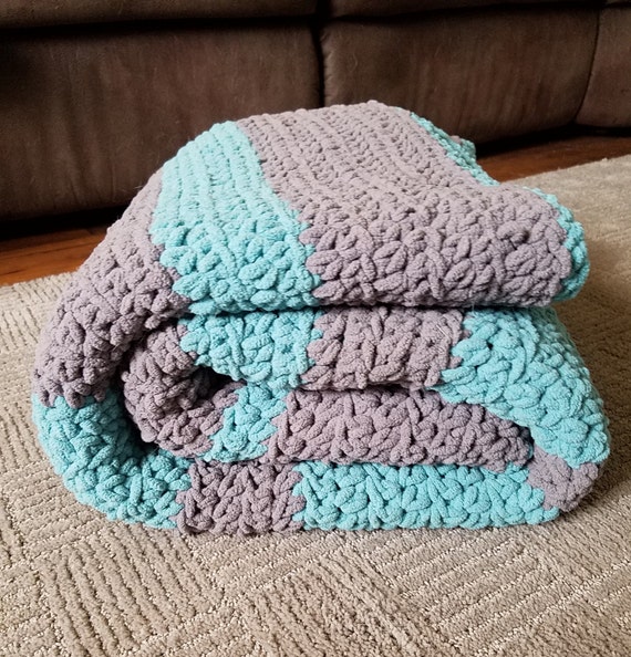 Offset Stripes Throw Blanket
