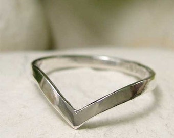 Polished Sterling Silver Chevron Ring, Simple Silver V Ring, Thin Wishbone Ring, Modern Silver Pointed Ring, Geometric Minimalist Jewelry
