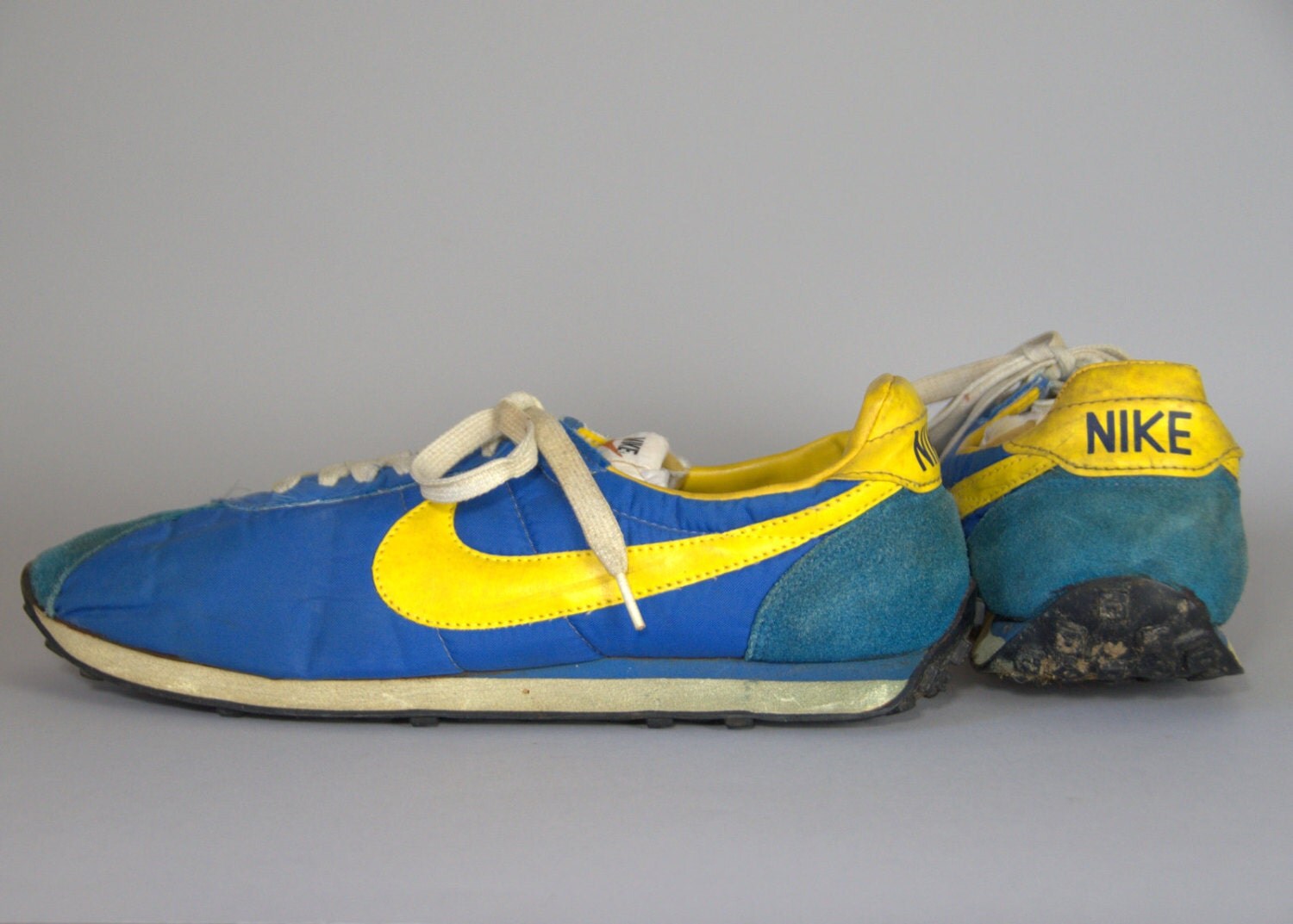 nike 70's type trainers