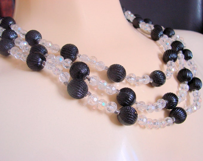 Vintage Black Bead Bib Necklace / Mid Century / Textured Beads / Hong Kong / 60s Vintage Jewelry / Jewellery