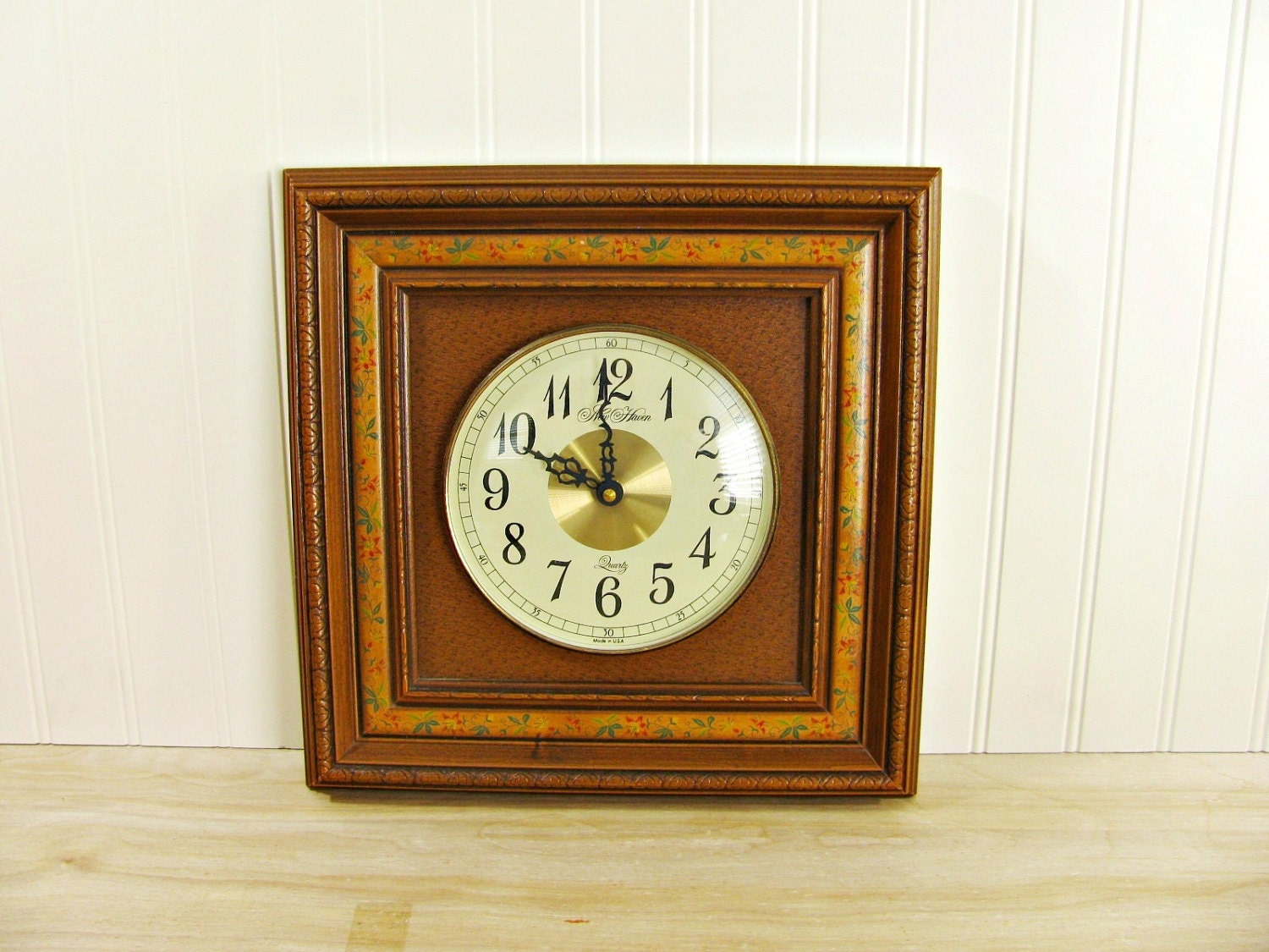 Vintage Wall Clock New Haven Clock WORKS Quartz Clock Wooden