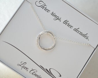 Sister jewelry, 30th Birthday gift for daughter, 3 Sisters necklaces, 30th Birthday gift for her, 3 Linked rings necklace, 3 Best friends