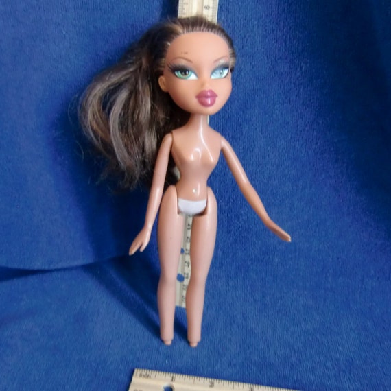 tan bratz doll