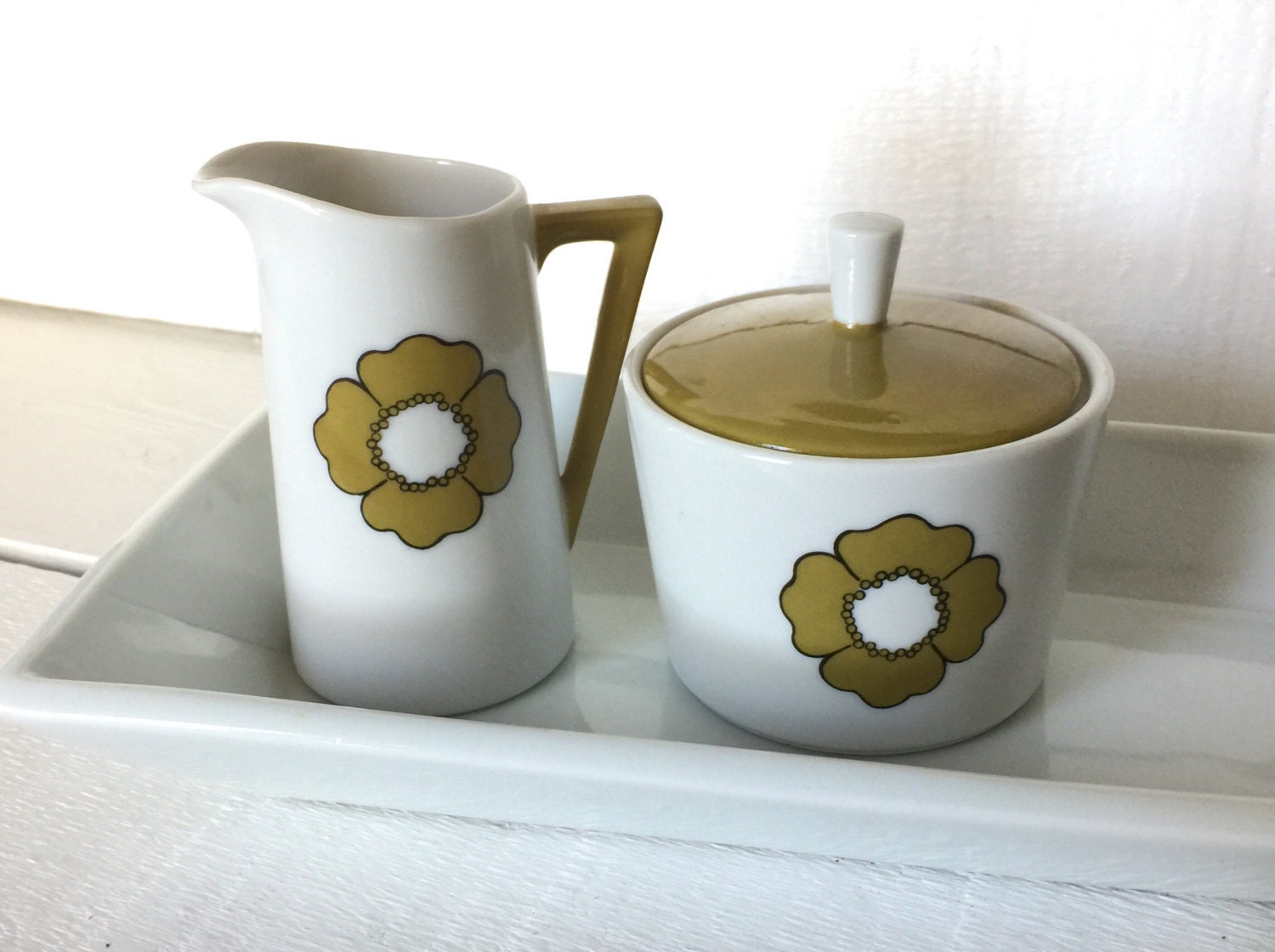 Mid Century Modern Sugar and Creamer Set Green and White