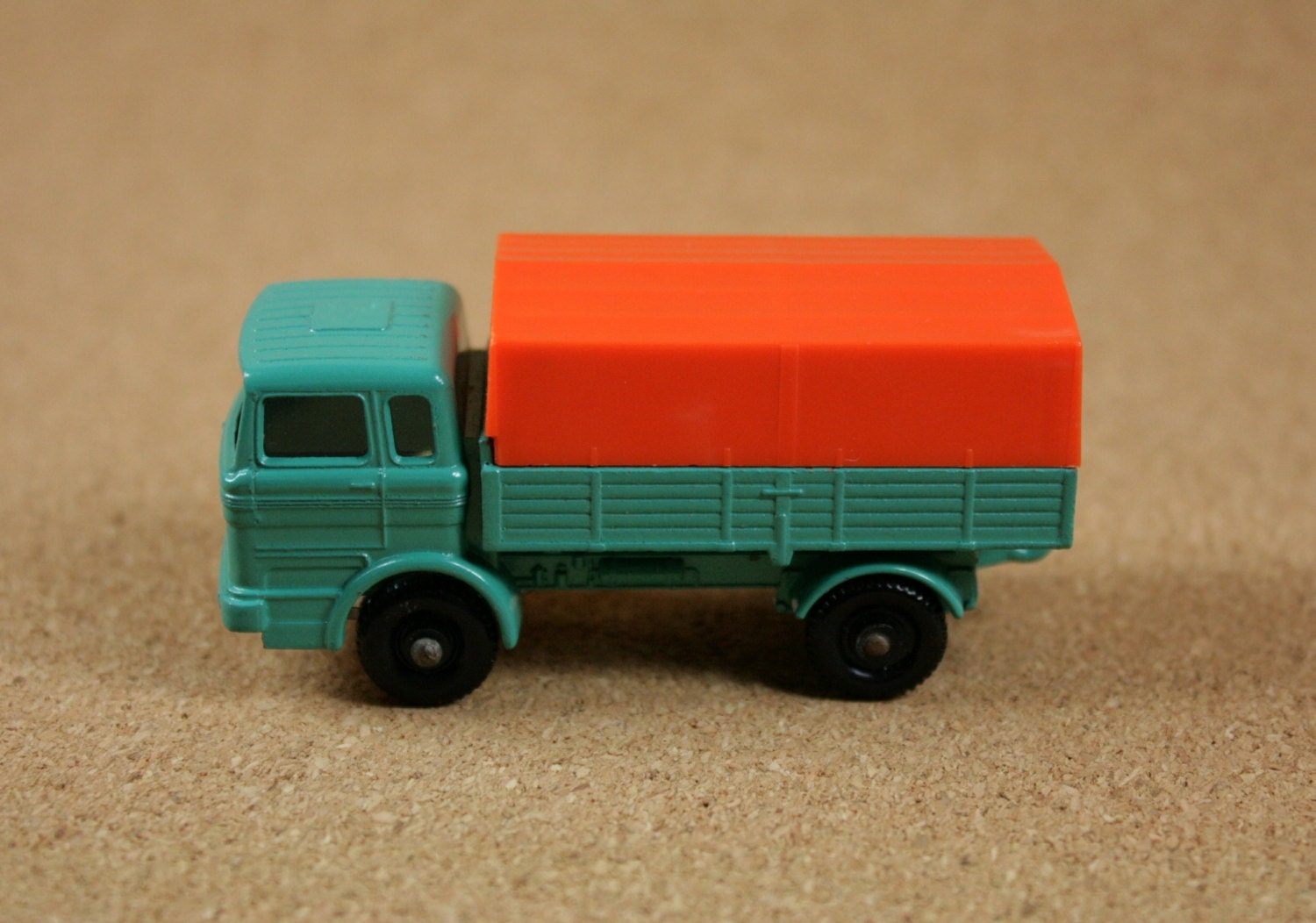 matchbox 1 mercedes truck