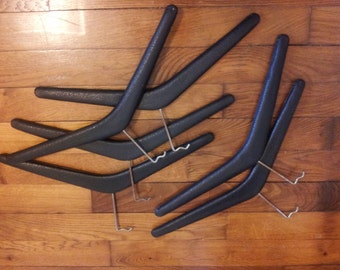 6 cintres vintage noirs