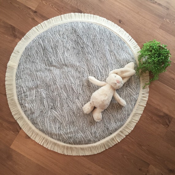 Black and white feathers play mat baby rug tummy time mat