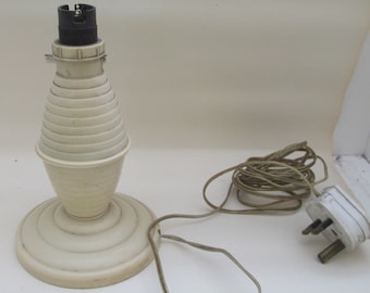 Vintage 1930s Cream Bakelite Lamp - British Fittings