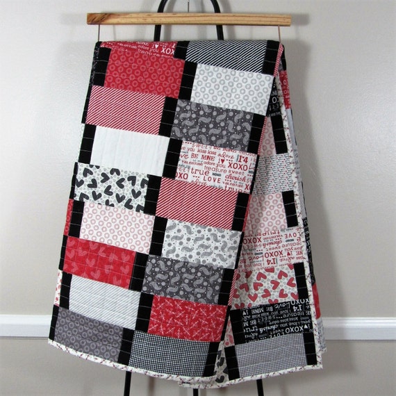 Items similar to University of Quilt Alabama Quilt