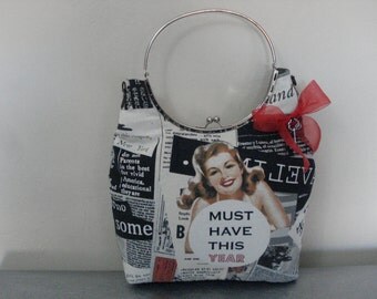 Pin-up newspaper bag