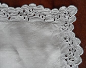 Cushion cover vintage for chair broderie anglaise