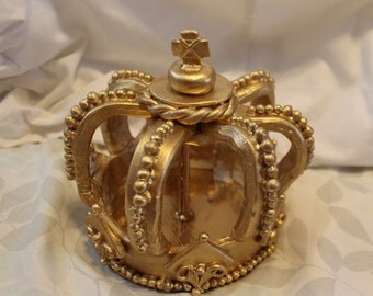 Crown cake topper. Cold ceramic. 6" diameter. Regal crown.