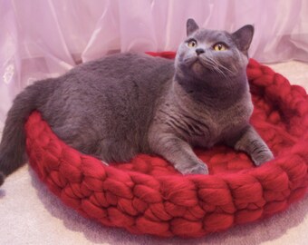 Chunky cat bed, cat cave, cat house, pet bed, bed for cat, wool bed, red cat bed, pet furniture, modern pet bed, puppy bed, pet house